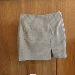 Front slit Gingham mini skirt